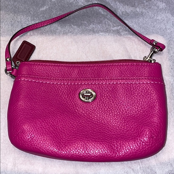 Coach pink wristlet - Picture 6 of 6